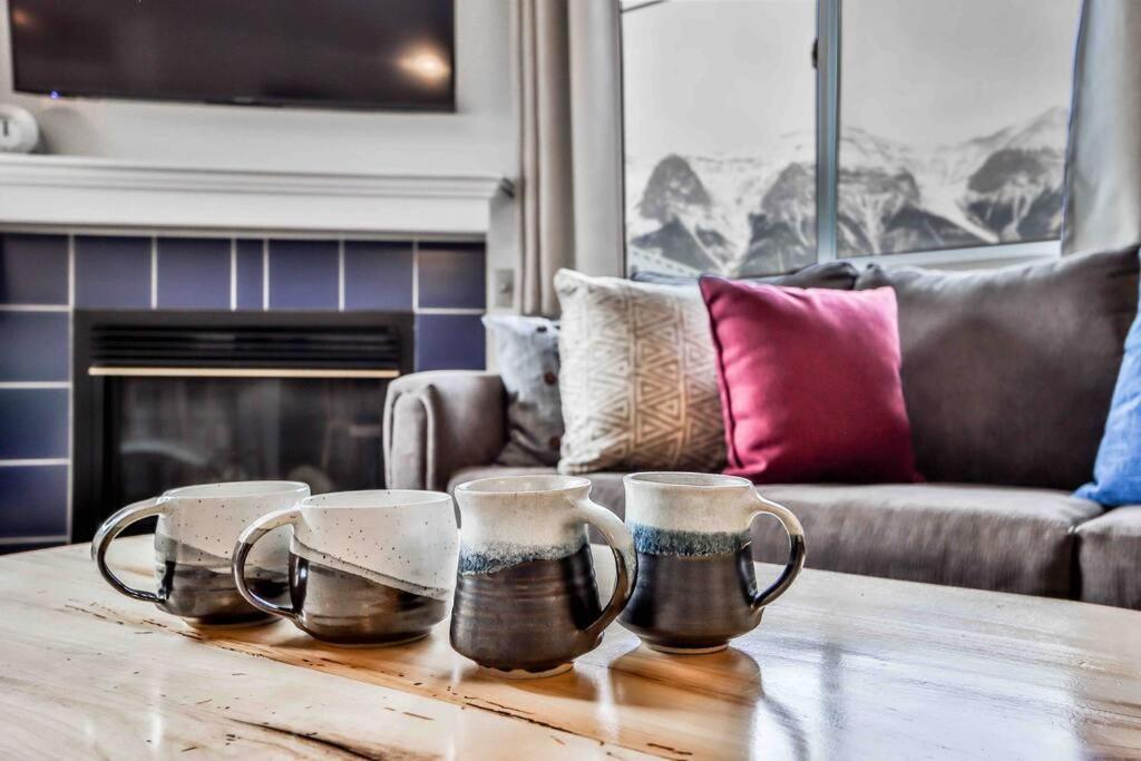 Апартаменты Big Mountain Views - Bright 2-Story Corner Unit Канмор Экстерьер фото