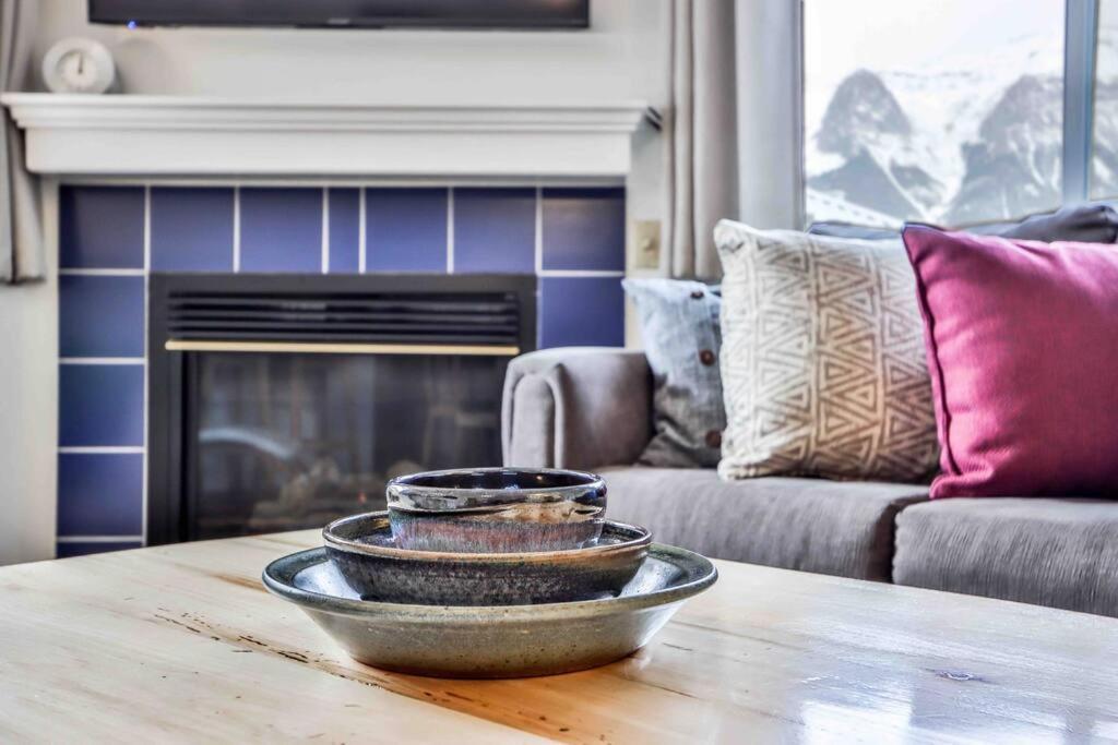 Апартаменты Big Mountain Views - Bright 2-Story Corner Unit Канмор Экстерьер фото